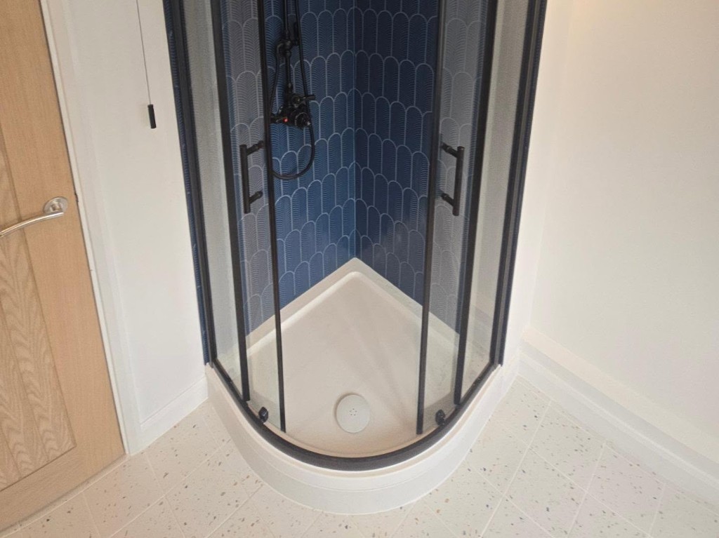 Black quadrant shower enclosure